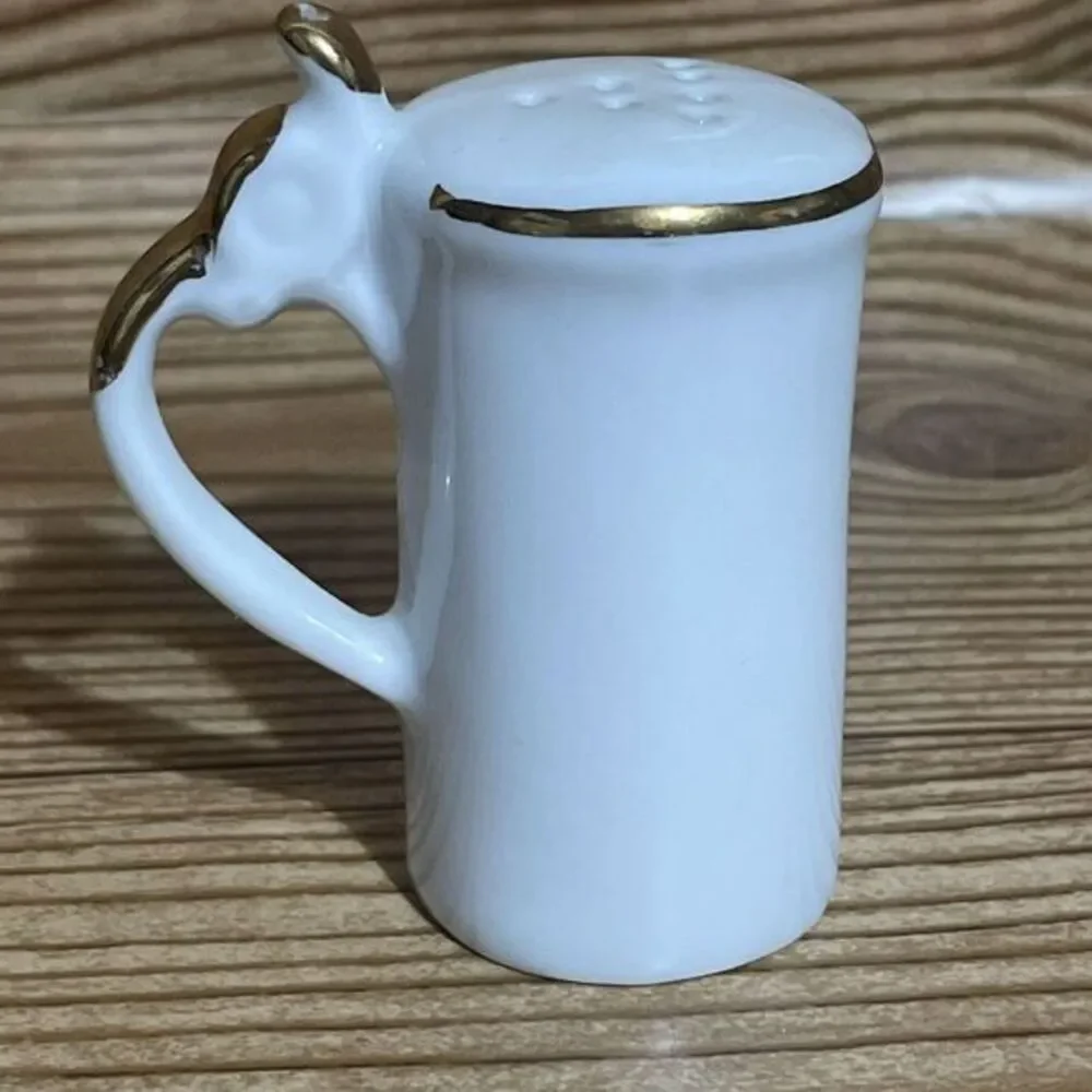 Vintage Mini Beer Stein Salt & Pepper Shakers Made In‎ Germany Neuschwanstein